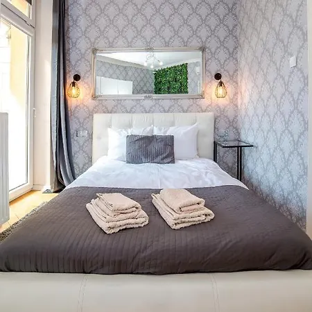 Cracovia Apartments *